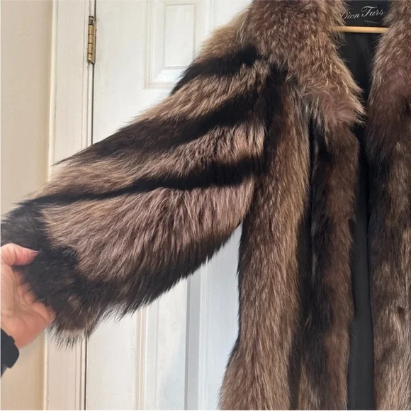 DION FURS Chicago fur size 12-14 Large - Picture 4 of 12